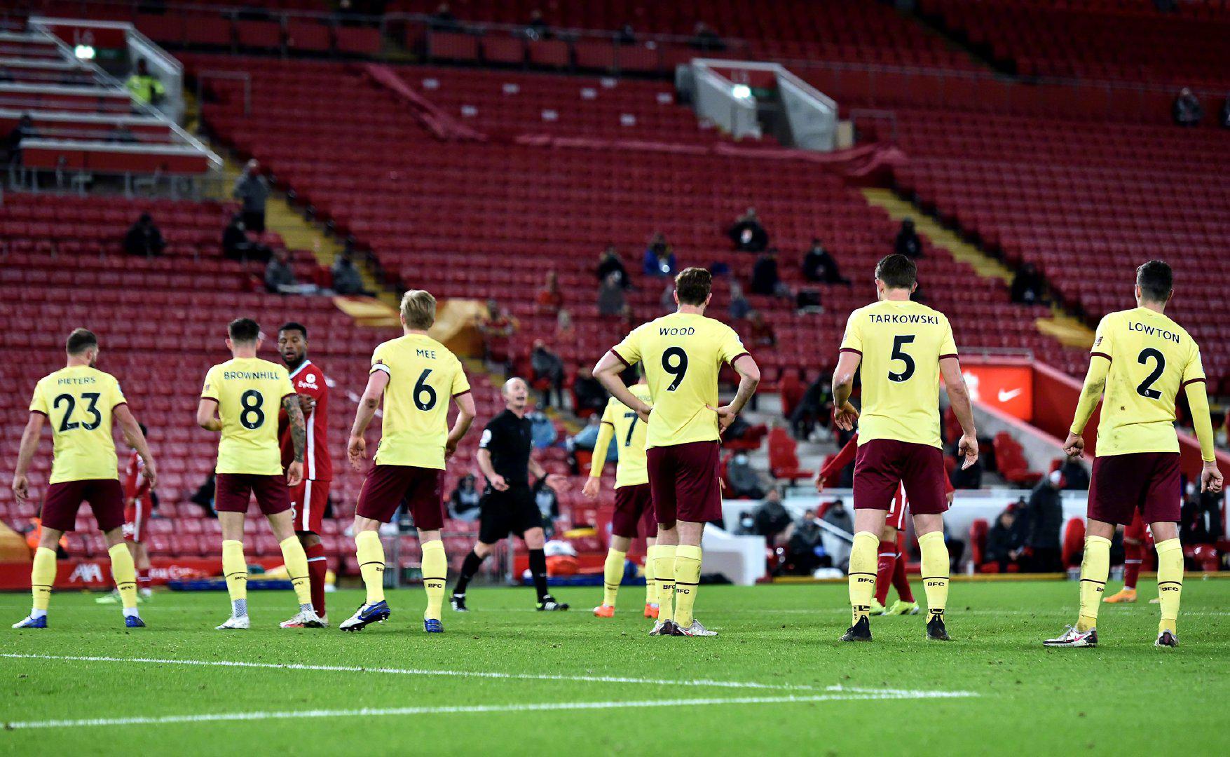 责篮下的防 责篮下的防